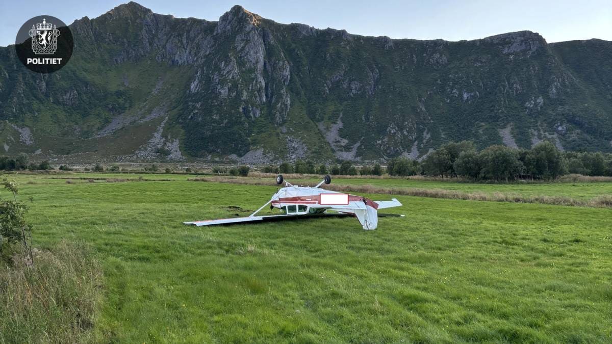 Småfly nødlandet på jorde