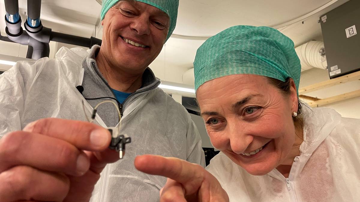 La banda di Moser con una nuova invenzione: un nuovo microscopio che potrebbe cambiare il futuro delle neuroscienze – NRK Trøndelag