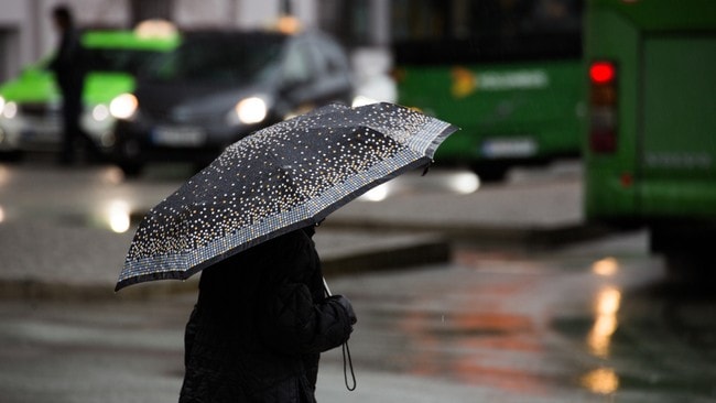 Vind, regn og paraply i Stavanger