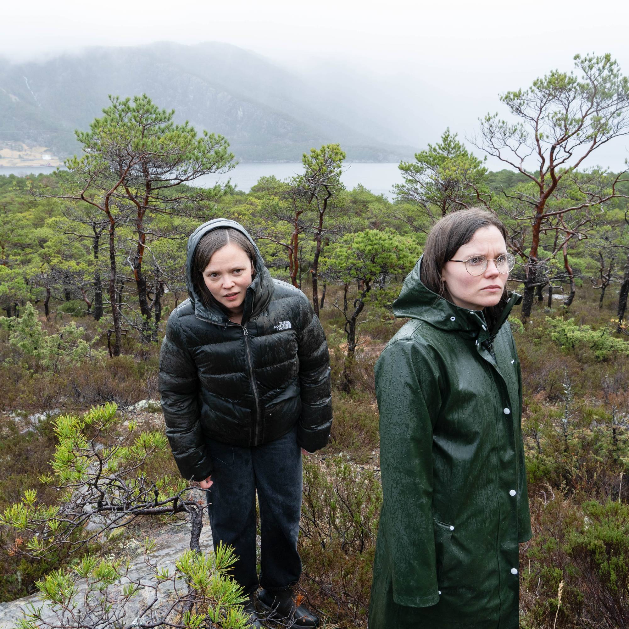 Holmaneset, Fortescue, Sissel og Silje Dyrstad, Ann-Kristin Førde