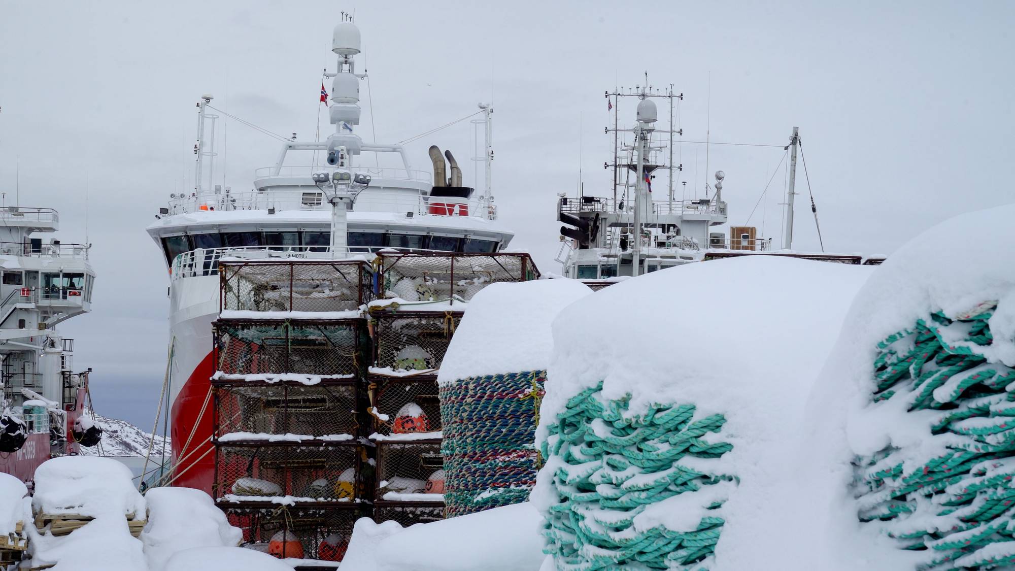 Russisk trålere ligger ved kaia av Henriksen Shipping Services