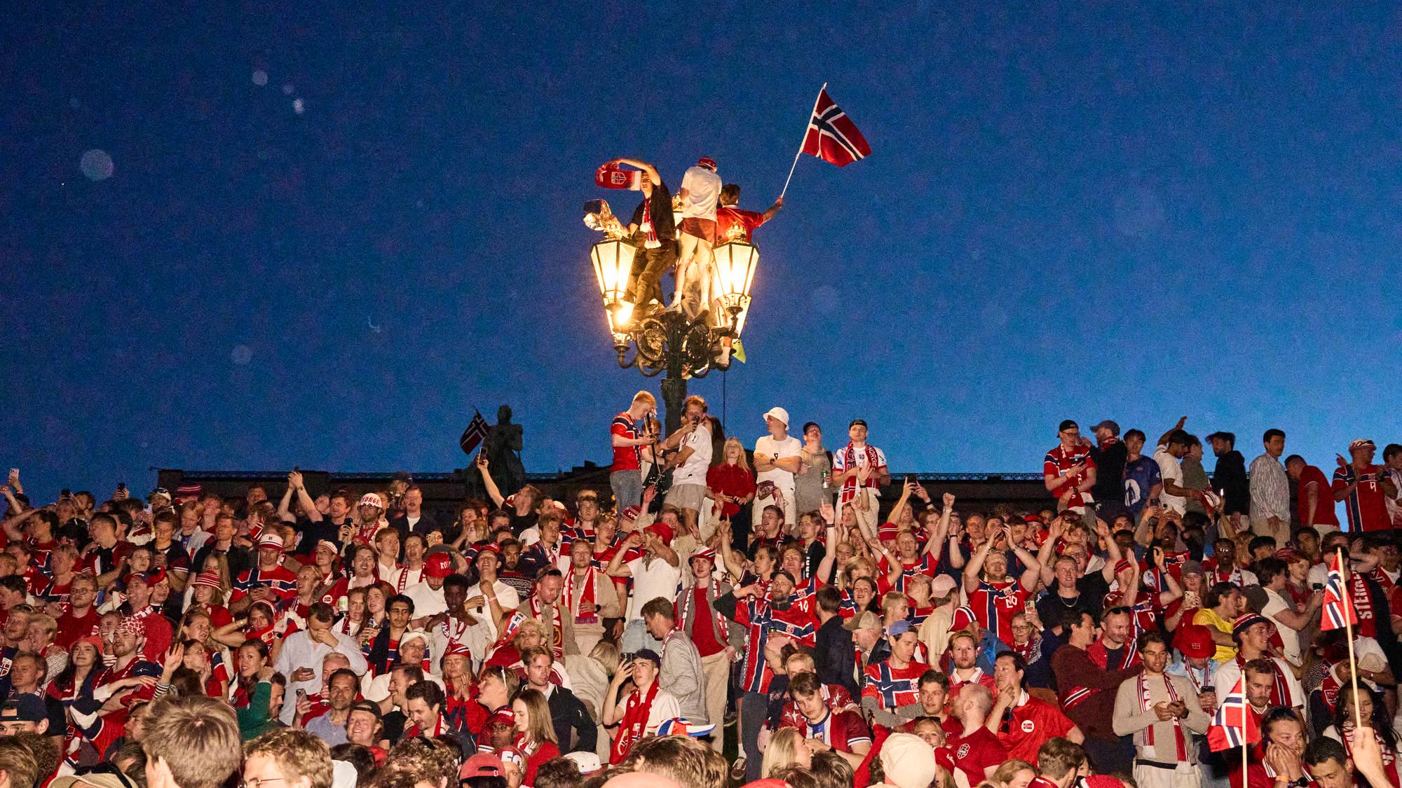 Bilder fra kampen mellom Norge og Brasil
Fra visningen på rådhusplassen
