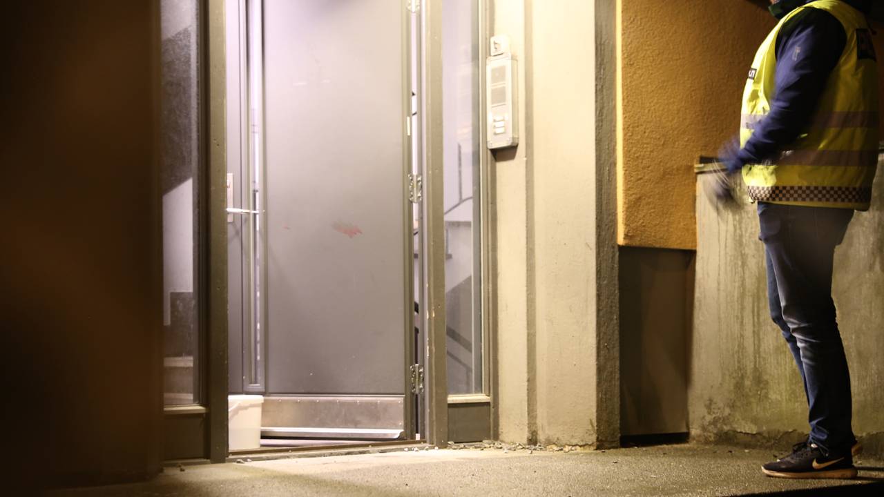 Blodspor på ytterdør drap i Bergen 12.mars 2019