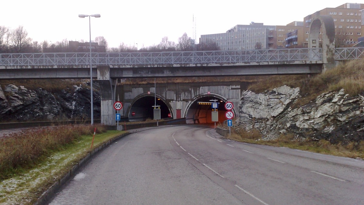 Bilstans stengte fastlandsforbindelsen fra Tromsøya - tunnelen er åpen igjen