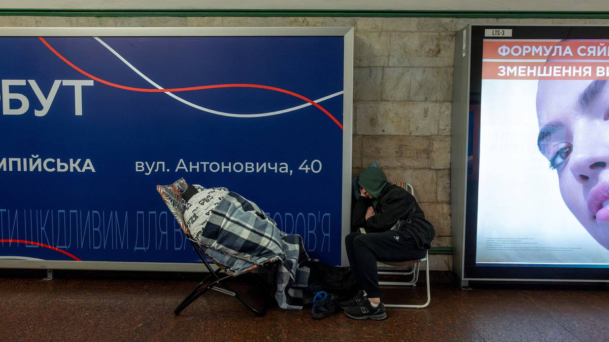Kyiv rammet av flere branner etter russiske angrep