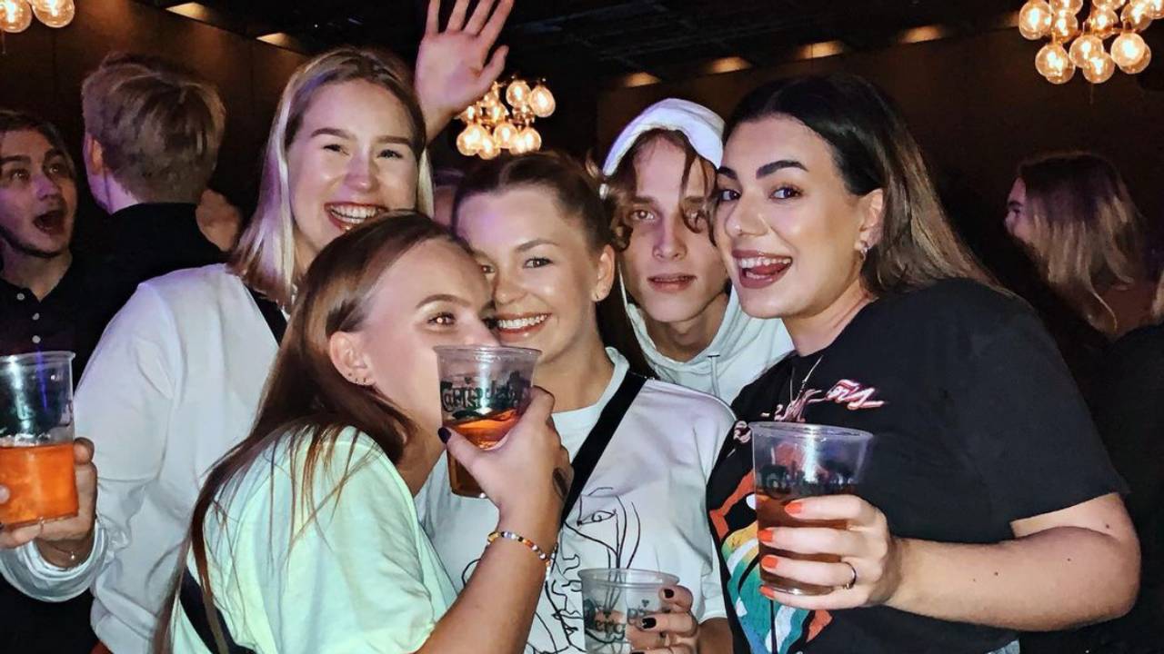 Mona Biabani og venner