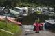 Foto: Cicilie S. Andersen / NRK jente fotograferer oversvømmet campingplass