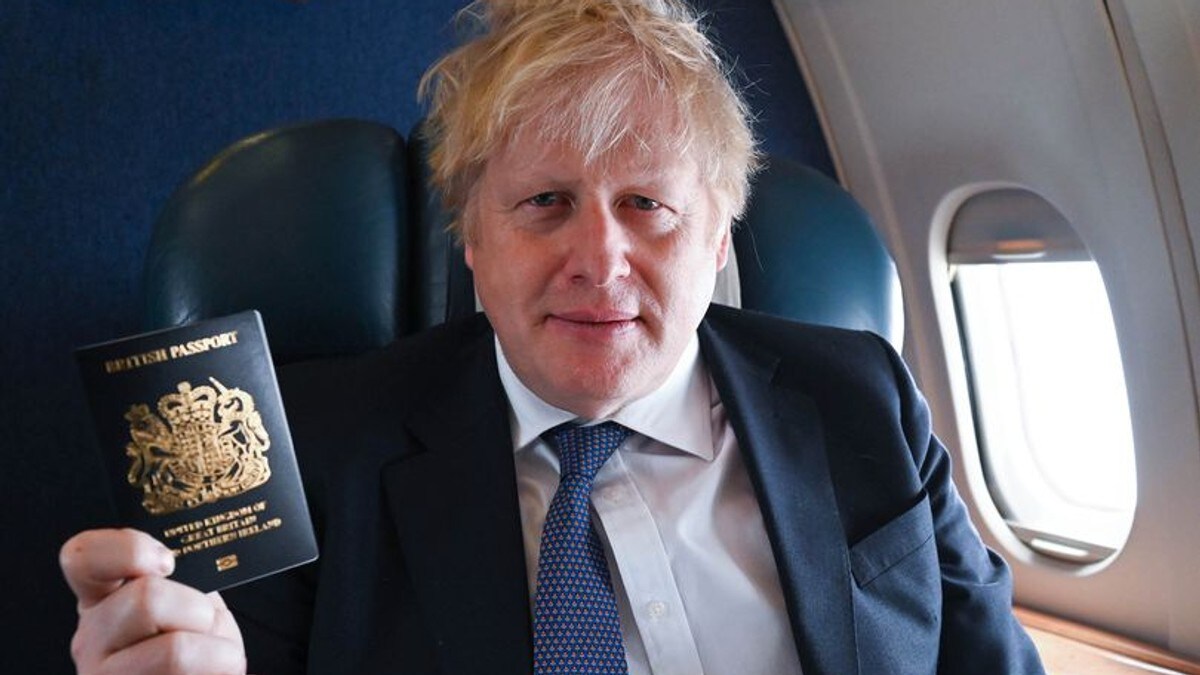 Nye britiske pass blir igjen blå