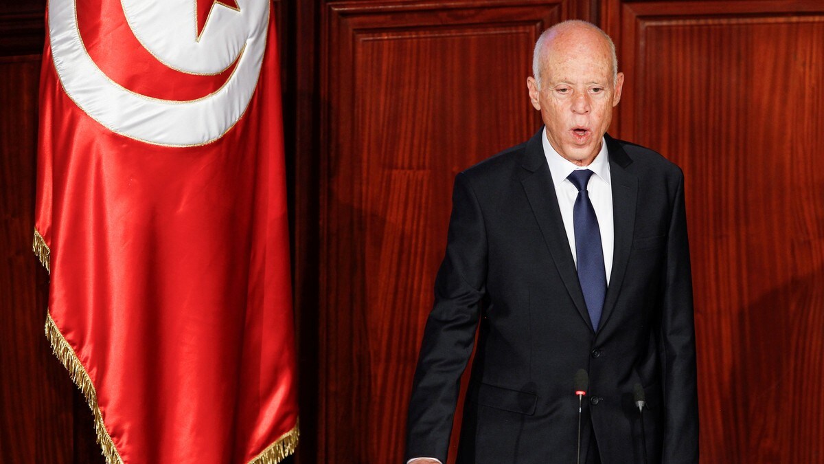 Tunisias president vil holde parlamentet stengt i et år