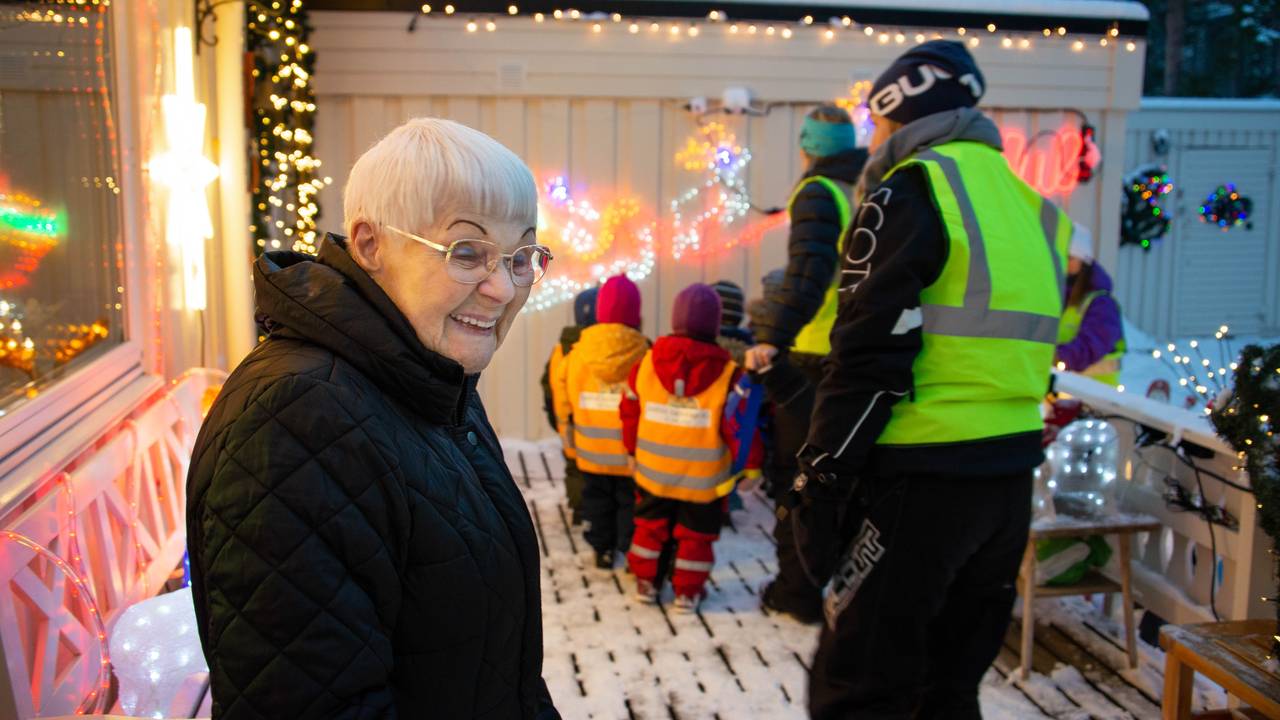 Inger-Johanne Pedersen får besøk av barnehage.