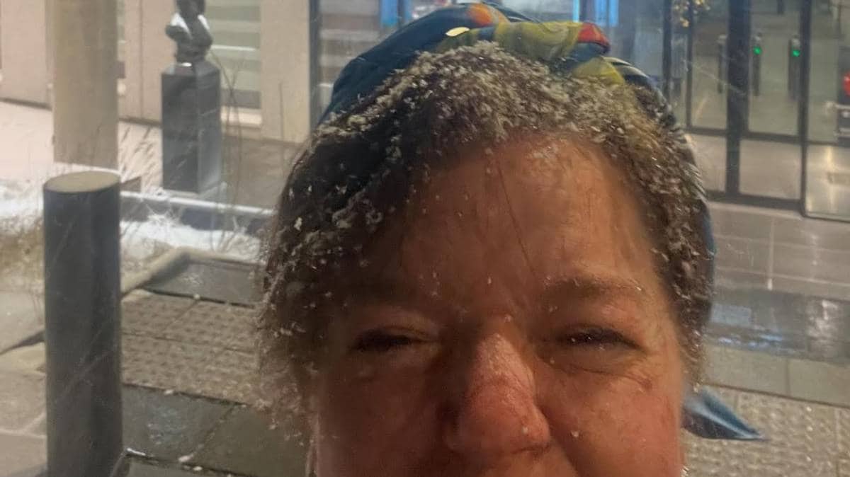 Her er Else med tusenvis av underskrifter for nytt parti