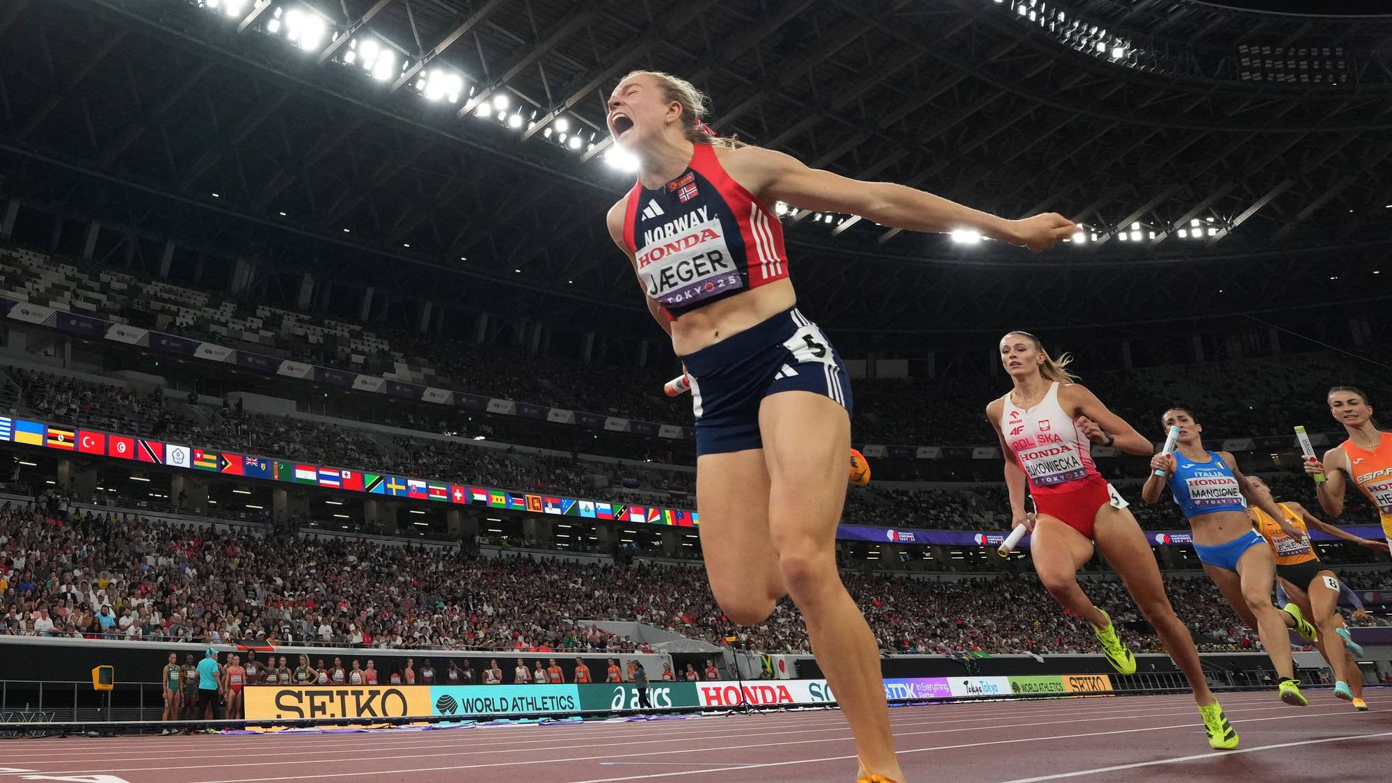 Women's 4 x 400m Relay Round 1