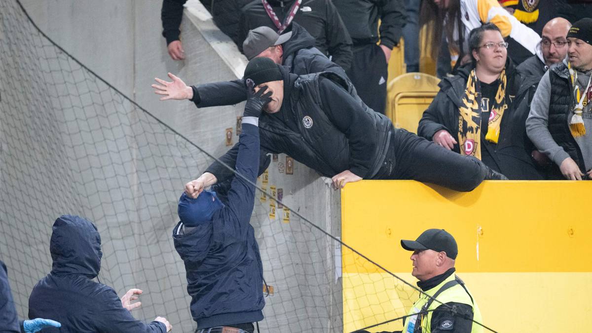 Kraftige reaksjoner etter tysk skandale: Brente flagg, skjøt fyrverkeri og dengte løs på hverandre