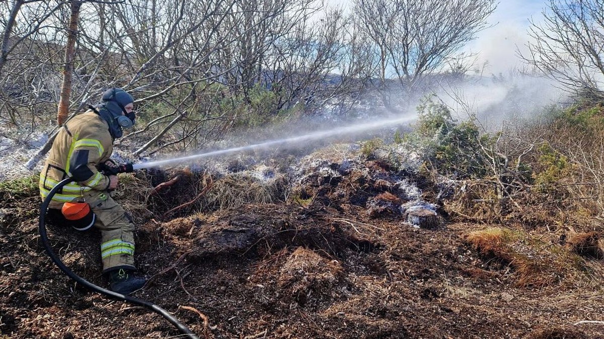 Gressbrannen på Hitra er slukket