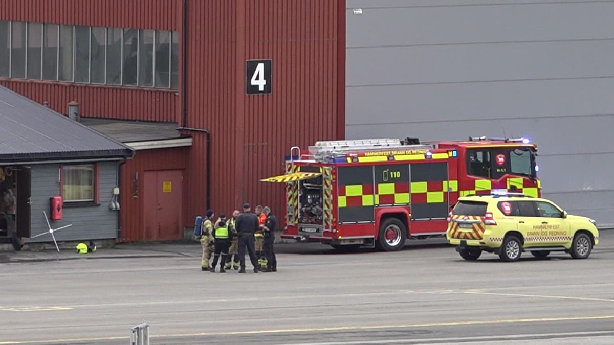 Brannalarm ved Hammerfest lufthavn:– Lukter brent plast