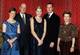 Lise Åserud / SCANPIX,NTB Kronprins Haakon og Mette-Marit Tjessem Høiby fotograferes sammen med kongeparet og prinsesse Märtha Louise i forbindelse med kronprinsens og Mette-Marits forlovelse.