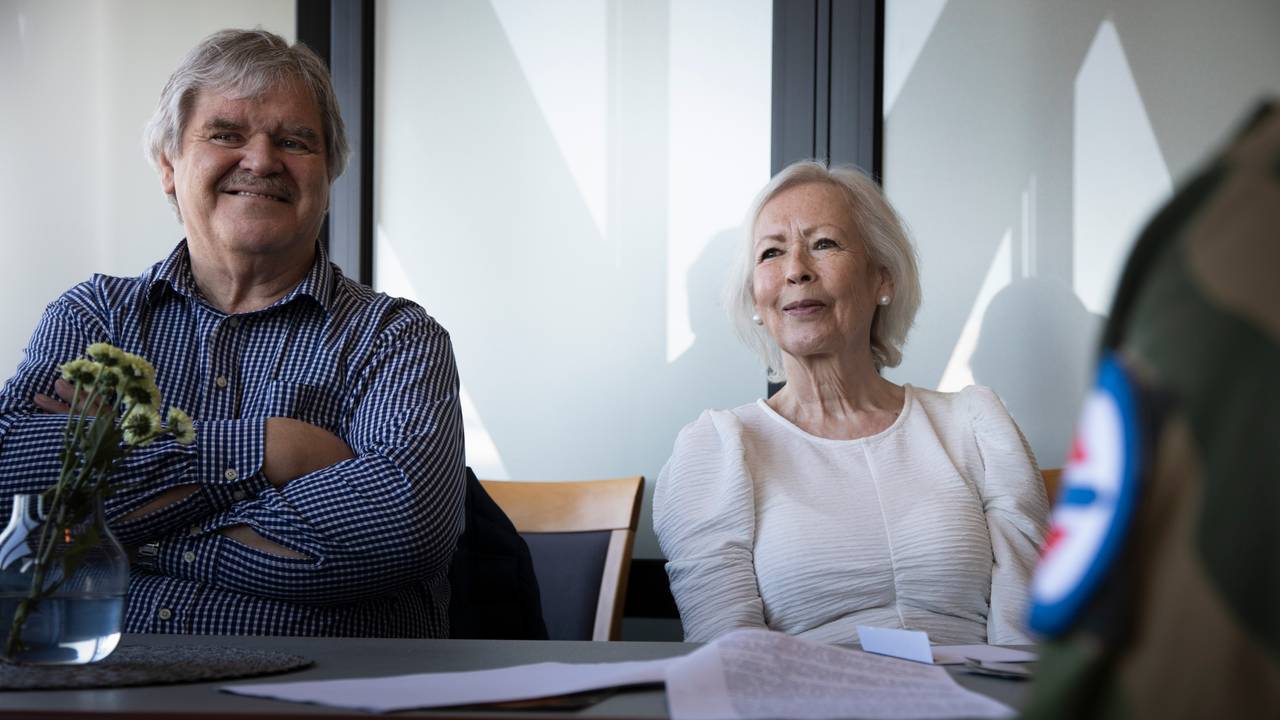 Inger Rapp og hennes mann Magne Tomassen på Luftfartsmuseet i Bodø.