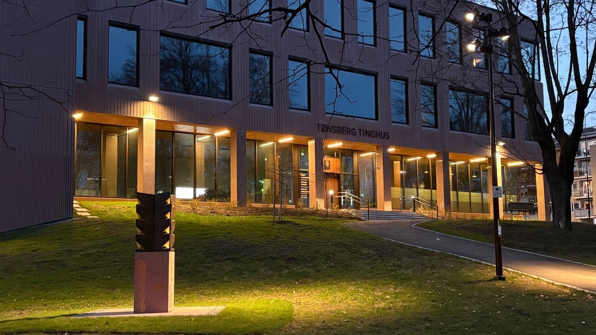 Sju &aring;rs fengsel for jevnlige voldtekter av halvs&oslash;steren