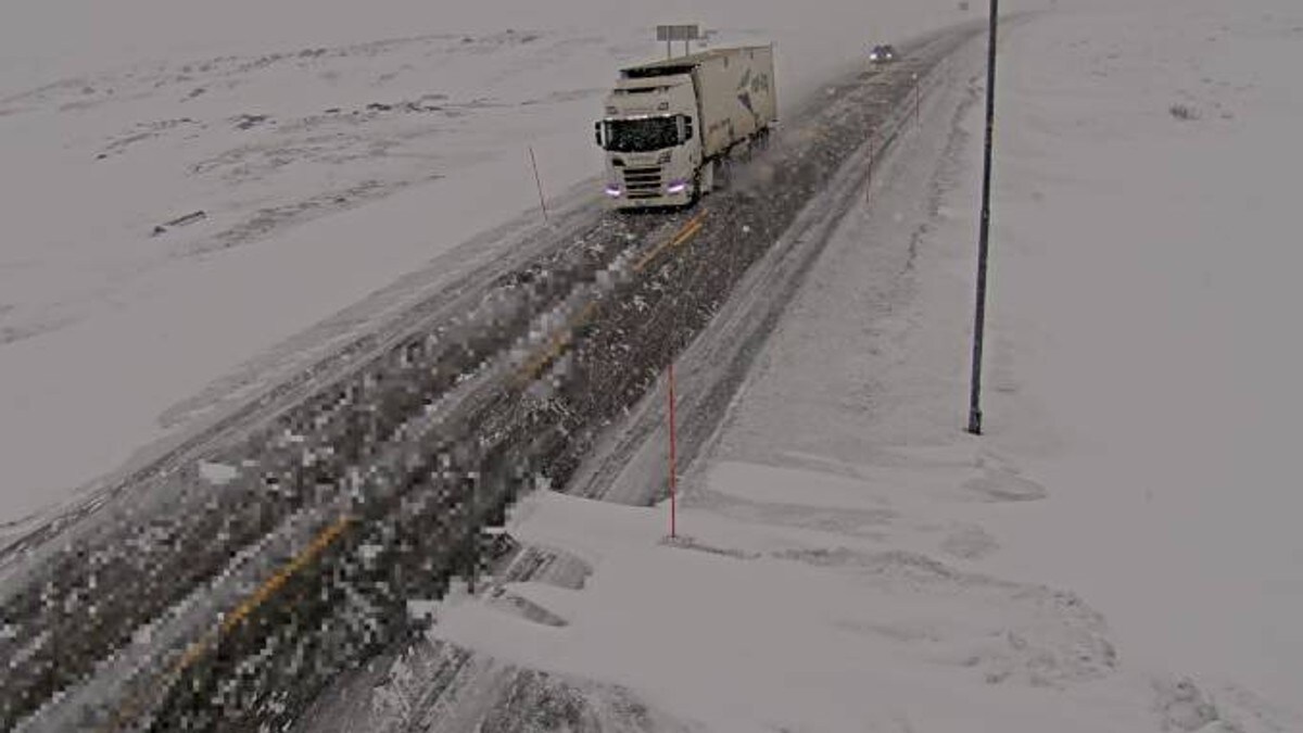 Snøskred, innstilte båtruter og flere trafikkulykker på E6