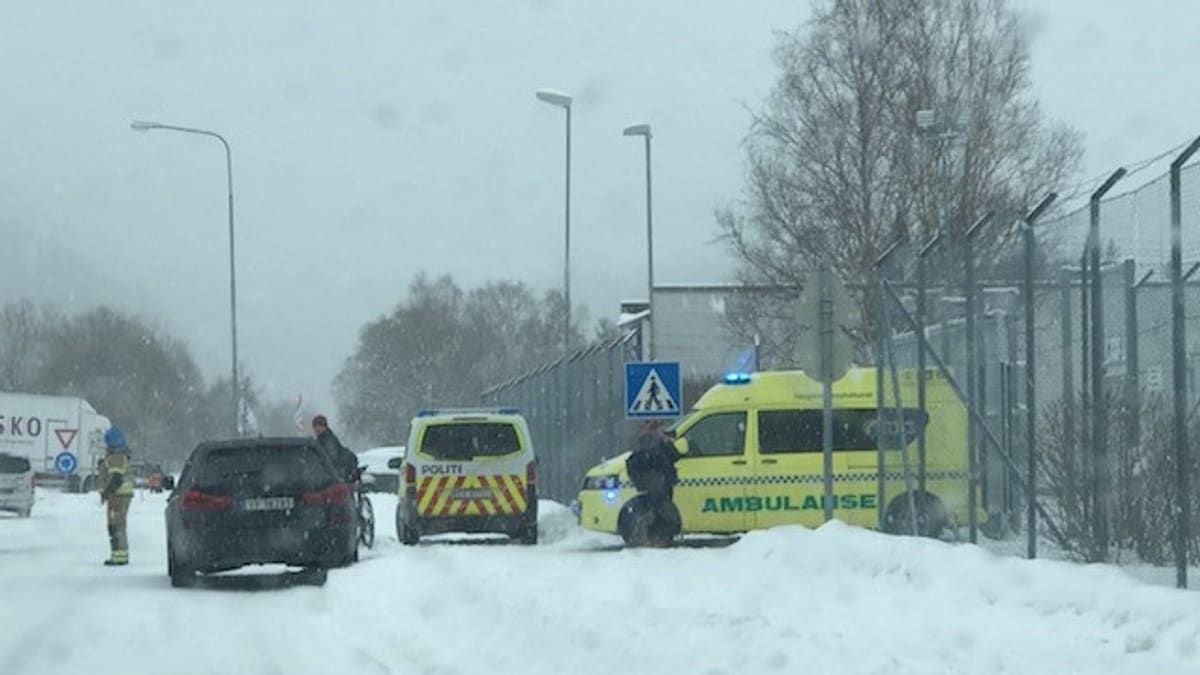 Man died after fire at the high security ward in Mosjøen prison.  12 prisoners had to be moved.  – NRK