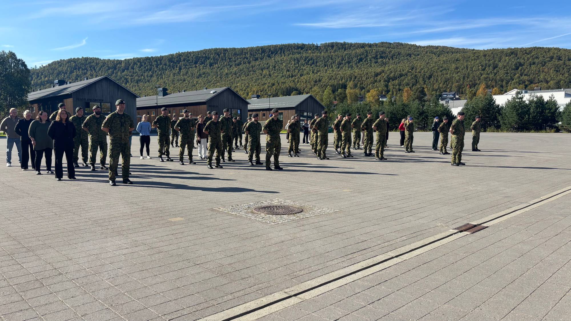 Kunngjøring av kong Harald V bortgang, Hærstaben i Bardufoss leir. Samt kunngjøring at den nye kongen er deres nye krigsherre 