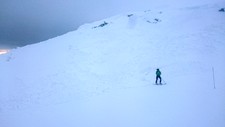 FARLIG: Skal ein på ski i fjellet i Sør-Norge bør ein ha god kunnskap og erfaring med å vurdere snøskredfaren. I dei to nordlegaste fylka oppmodar snøskredvarslinga varsom.no folk å unngå alt skredterreng.