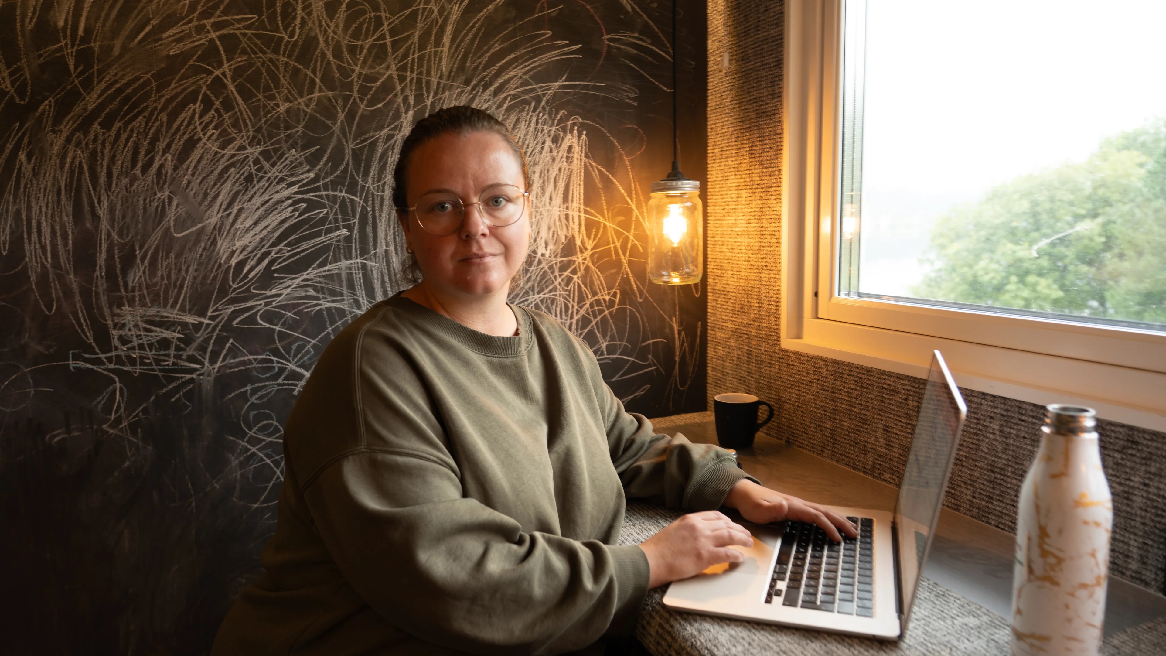 Festivalleiar Ingebjørg Blomlie Mller på kontoret