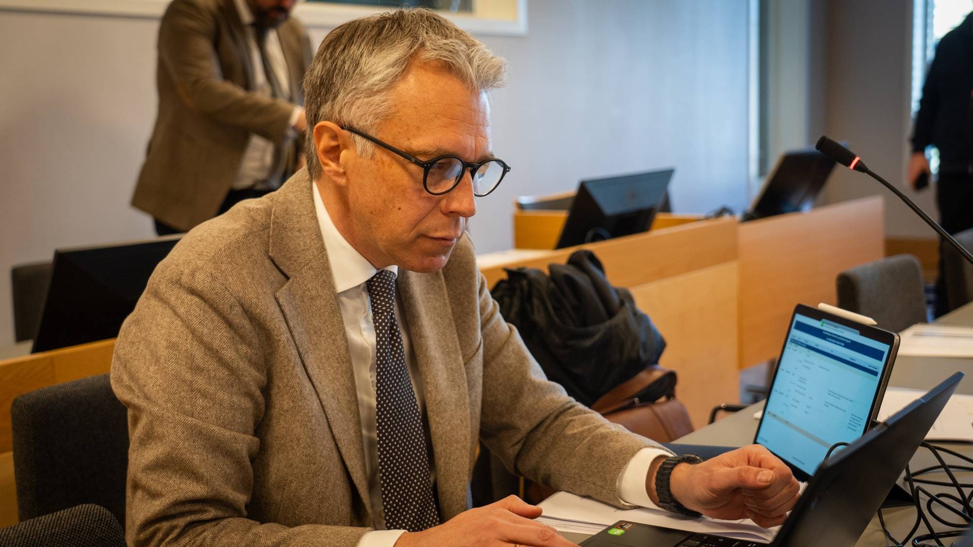 Advokat Petar Sekulic forsvarer en av mennene som Økokrim mener skjøt en hannulv i januar 2025. Sekulic samarbeider med advokat Vegard Aaløkken. 