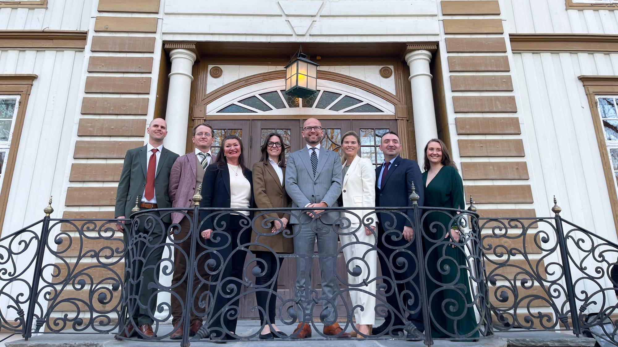Bildet av byrådet i Trondheim 2. mai 2024. Fra venstre Lars Viko Gaupset (MDG), Trond Åm (V), Merete Baustad Ranum (H), Christianne Bauck-Larssen (H), byrådsleder Kristian Dahlberg Hauge (H), Lucie Katrine Eidem (V), Ferhat Güven (H) og Line Fjørstad (MDG).