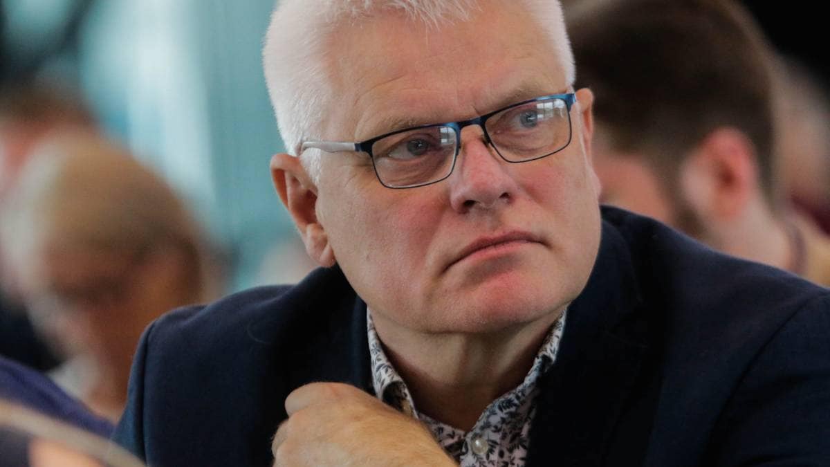 Politikerveteran varsler slutt