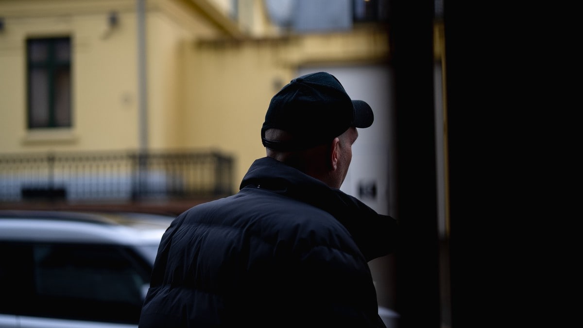 Tidligere innsatt kritiserer bemanning og forhold i Hustad fengsel