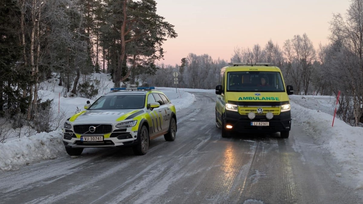 Snøscooter gjennom isen
