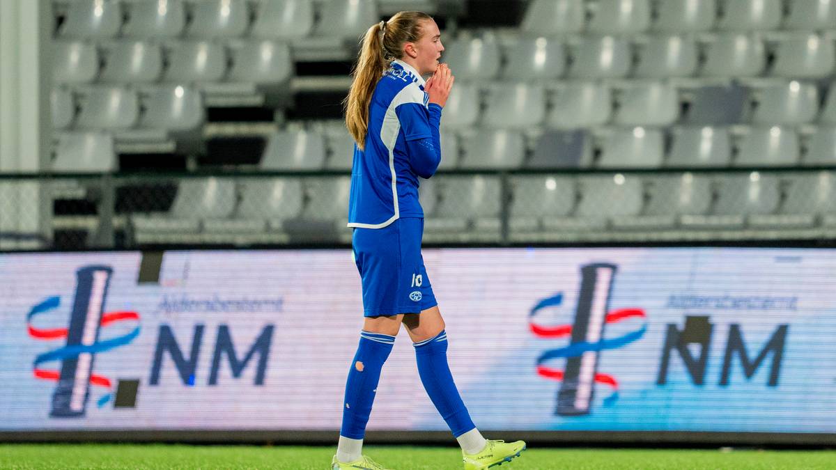 Norges J19-landslag vant med ti spillere – Ida Warvik scoret etter sekunder på banen