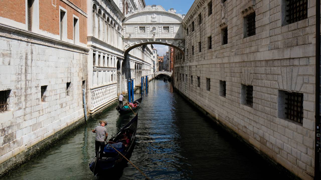 Kanaler i Venezia. Etter. 14. juni.