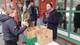 Foto: Arne Veum / Aurlendingen Passasjerane blei møtt med 180 smørbrød etter ei natt på toget.