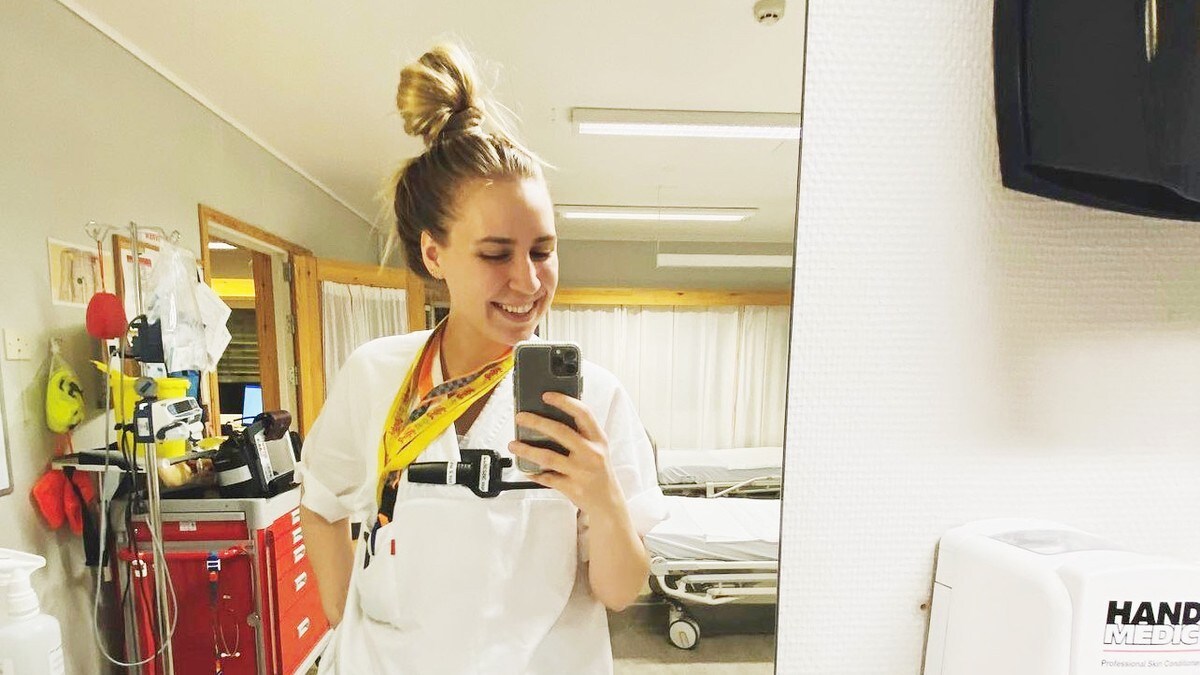 Ida (27) jobbar heller i bilbransjen: – Takk for meg, sjukepleiaryrket