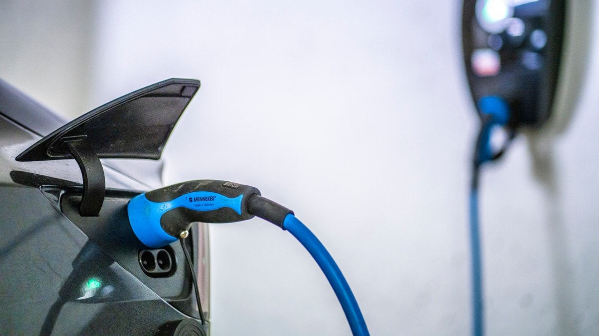 Statsbudsjettet: Utsetter moms på elbiler