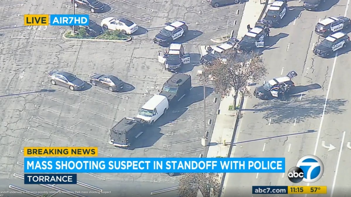 Politiet har omringet mistenkt i California-skyting