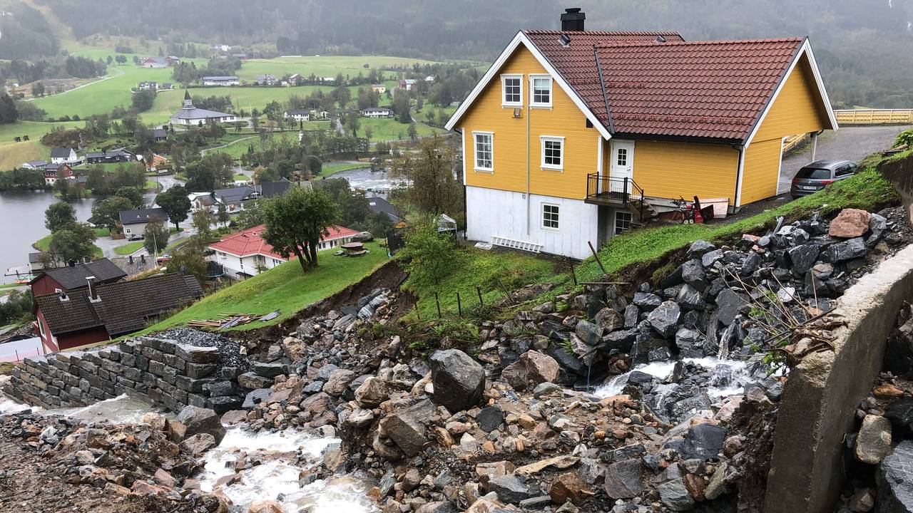 Huset til Bernt Kjøsnes etter raset i juli 2019.