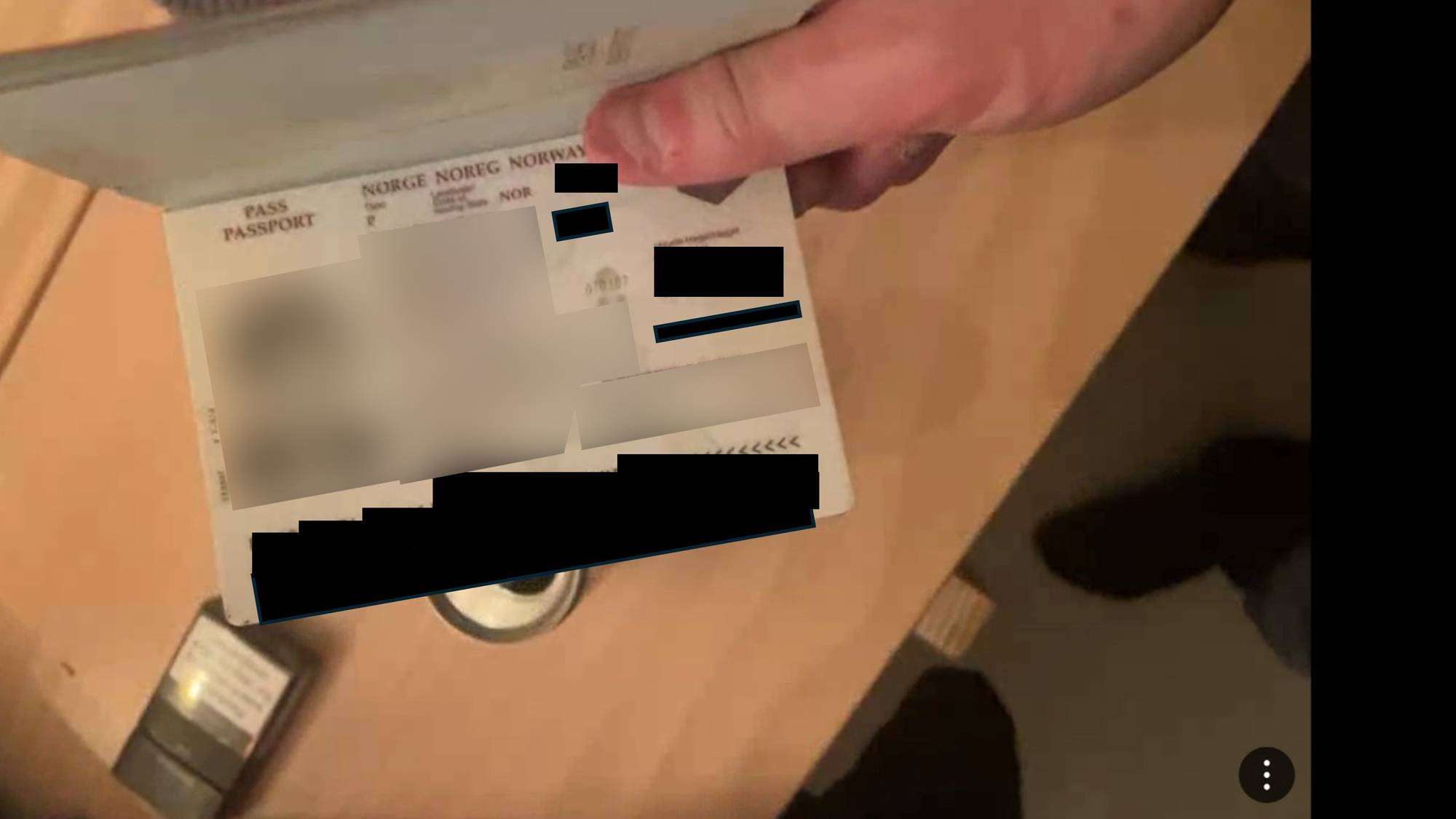 Bilde etter at politiet hadde sladdet det. 
