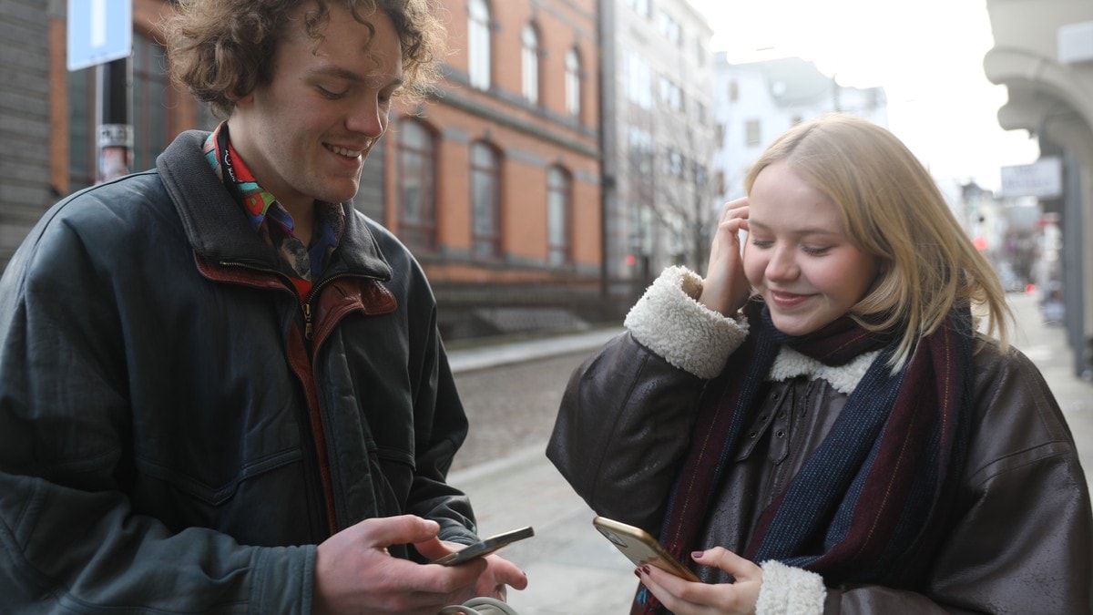 Hanne Lotta og Julian har nyttårsforsett om å skrolle mindre